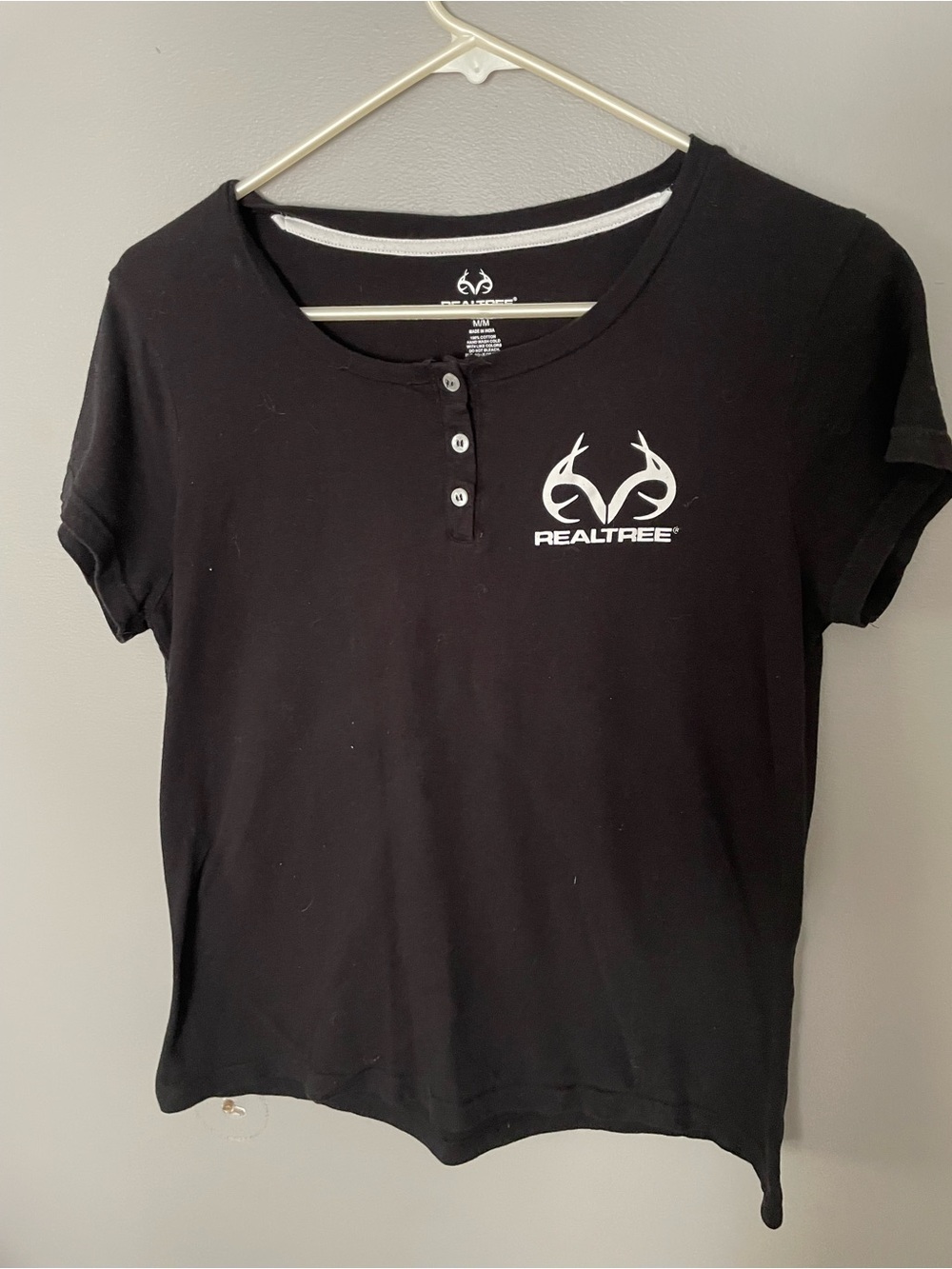 Realtree Black Short-Sleeve Henley Tee with White Logo